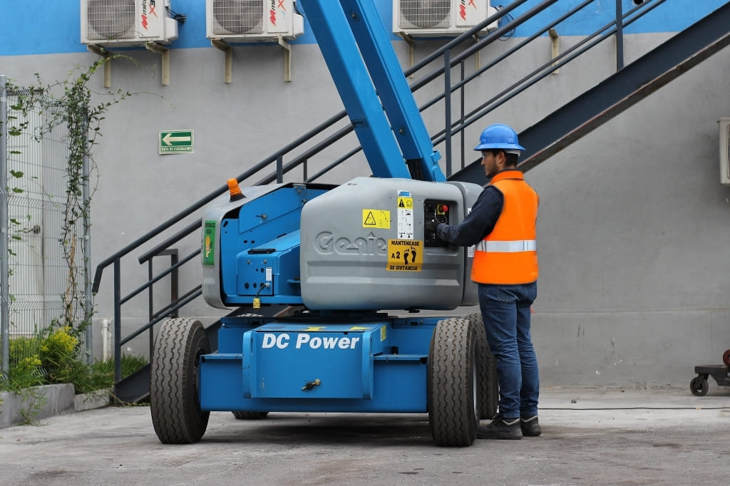 inspección_maquina_elevación_plataforma